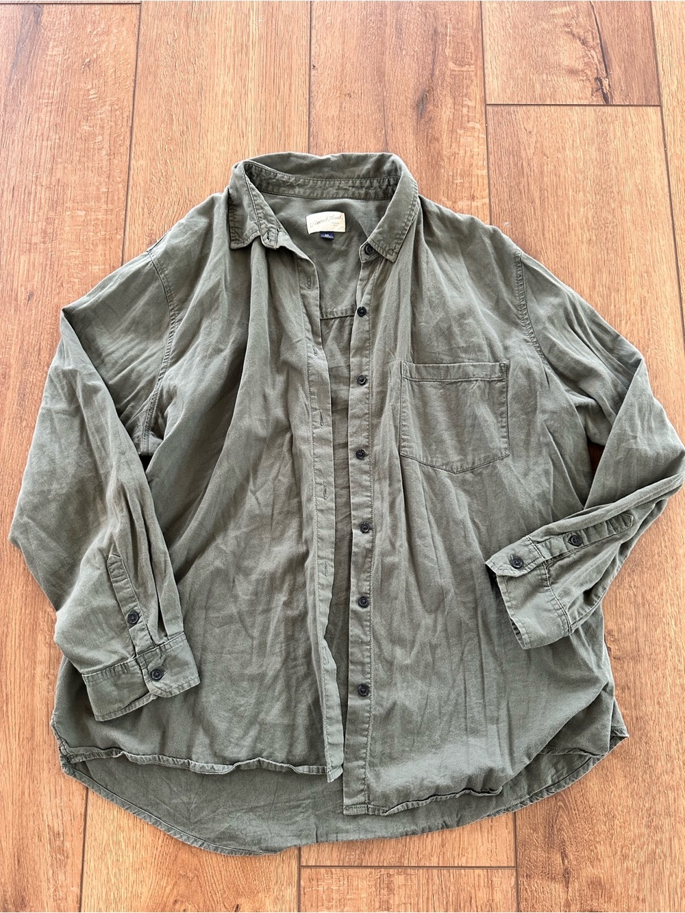 Universal Thread Olive Green Women's Button-Down Shirt